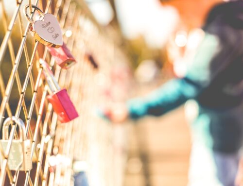 Cos’è l’attaccamento? Quanti sono gli stili di attaccamento?